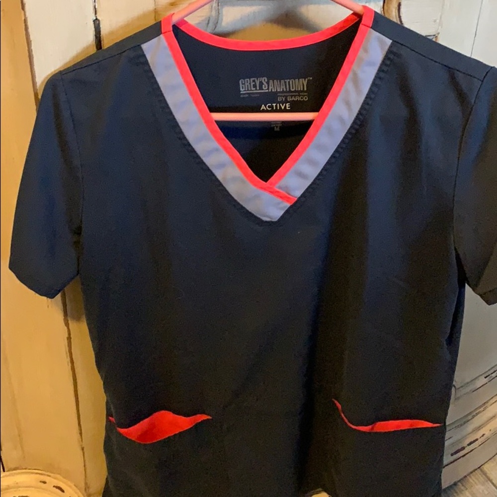 Greys anatomy scrub shirt medium charcoal grey